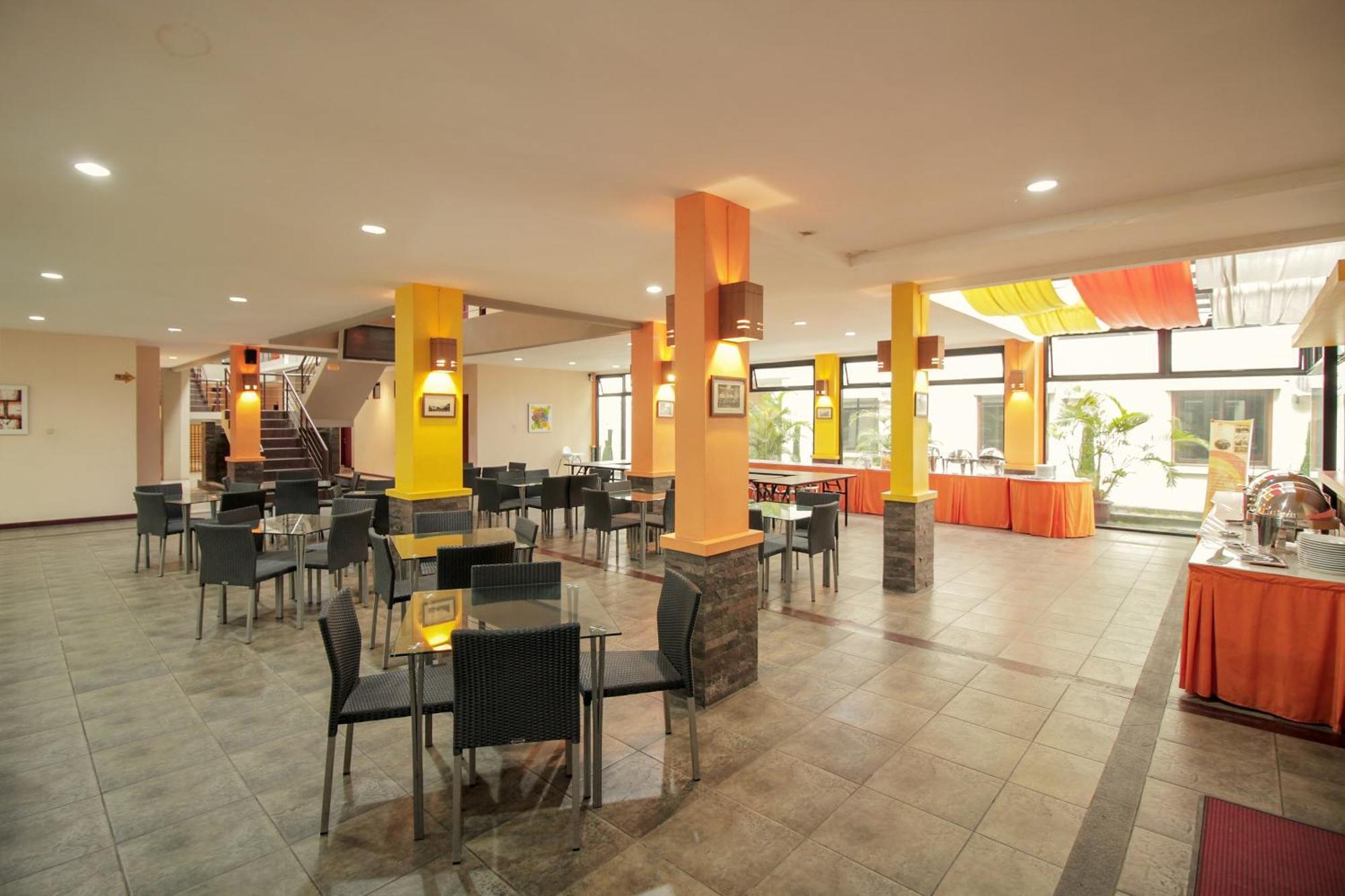 Collection O 295 Grha Ciumbuleuit Guest House Bandung Exterior foto